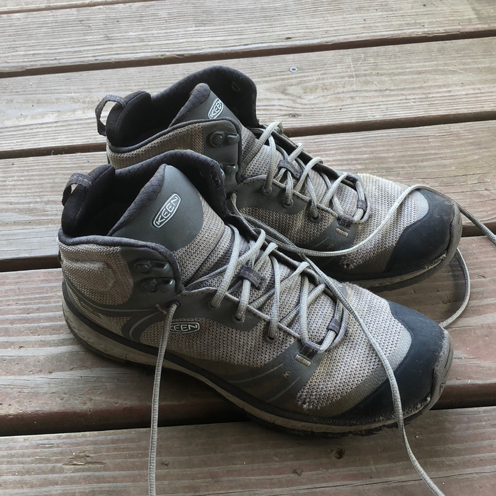 Keen Women’s Hiking Boots- size 9